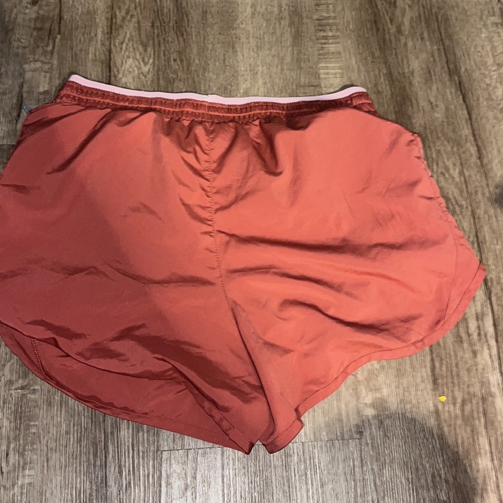Cute Nike running short! - Picture 2 of 3